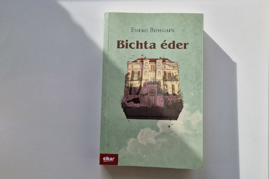 "Bichta &eacute;der": sekretuak, gatazka sozialak eta itxurakeria, gaztelu abandonatu baten inguruan