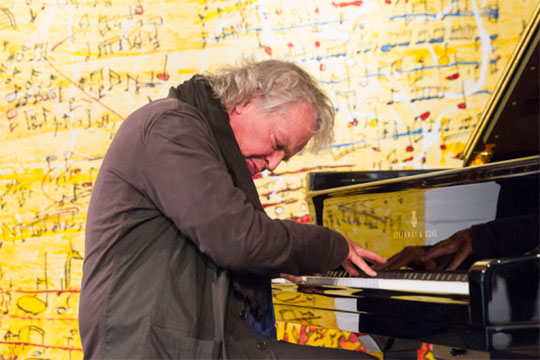 Joachim K&uuml;hn, piano solo