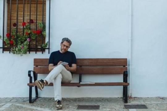 Literaktum 2023: M&aacute;ximo Huerta "Adi&oacute;s peque&ntilde;o" BERTAN BEHERA