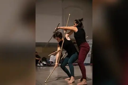 Eszena Kalera 2025: "Entre cuerpos" + "Sangre y clorofila"