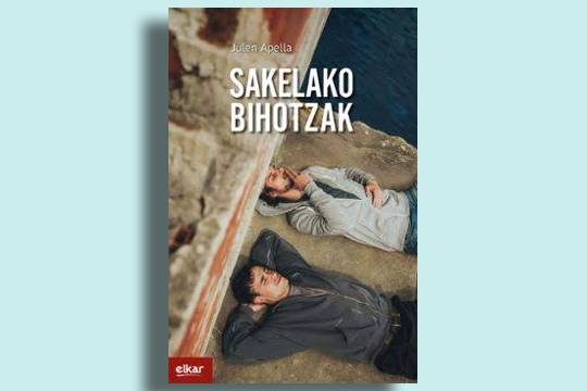 "Irakurketa gozagarri" euskarako irakurketa kluba: "Sakelako bihotzak" (Julen Apella)