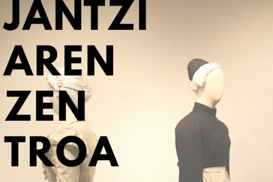 "Baserritar jantzia barrutik"