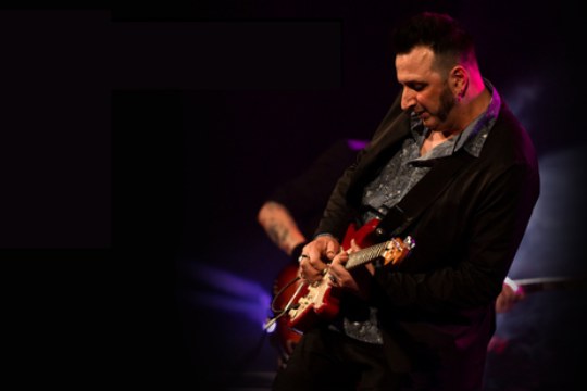 Sultans of Swing Band (Dire Straits taldeari omenaldia)