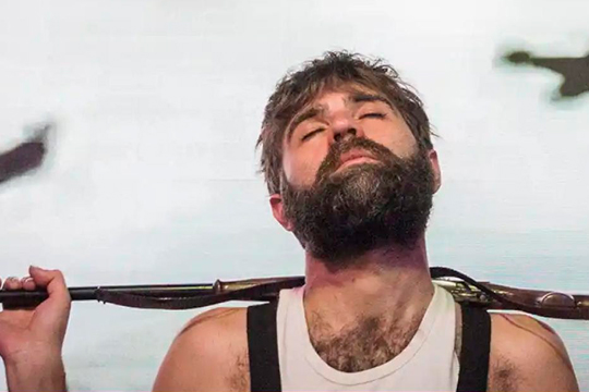 "HEMINGWAY ENVIADO ESPECIAL"
