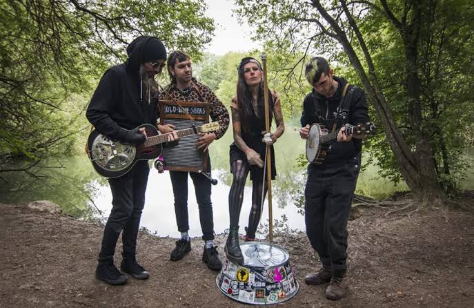 Aitzina Folk 2026: Old time spooks + Fillas de cassandra