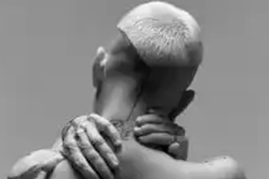 Clara Peya: "Nuca"