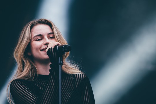 AD&Egrave;LE CASTILLON