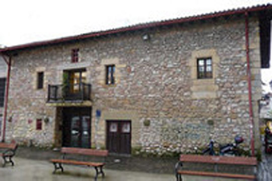 Centro Cultural Larrotxene