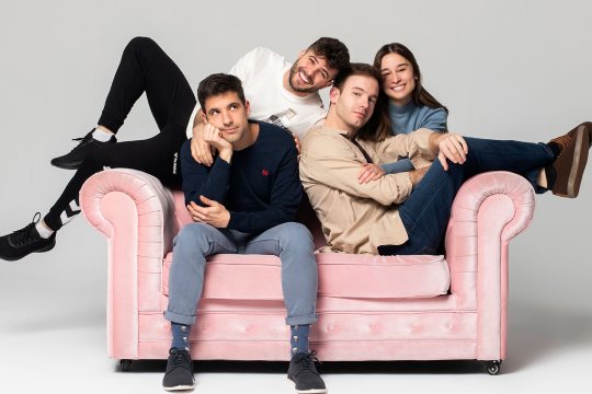 Festival Internacional de Teatro de Vitoria-Gasteiz 2025: "Manual b&aacute;sico de lengua de signos para romper corazones"