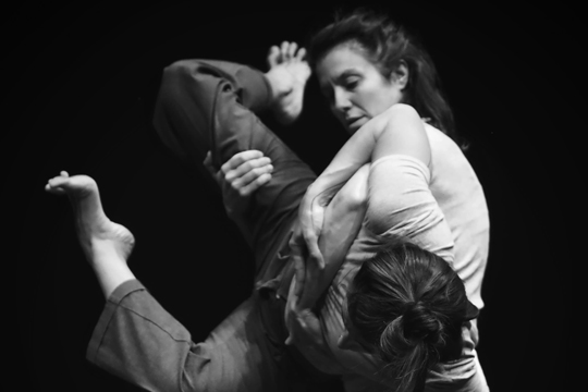 "El cuerpo despierto", taller de contact improvisation impartido por Aiala Etxegarai