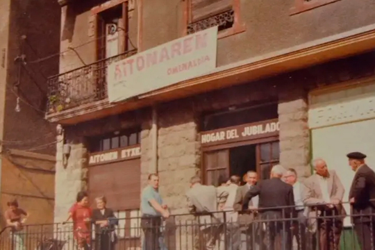 "50 a&ntilde;os en Intxaurrondo Zaharra. &iexcl;Viviendo la vejez!"