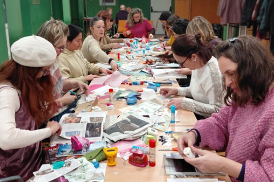 "Crea, respira y conecta: Arte y bienestar para mujeres"