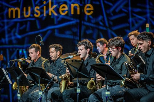 MUSIKENE BIG BAND