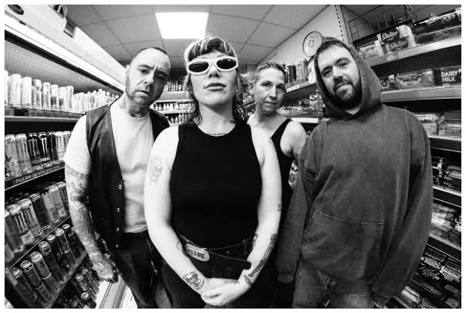 Vermut Sessions: SPLIT DOGS + EXUVIA