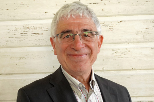 Jon Casenave, escritor y acad�mico de numero de Euskaltzaindia: �En las ultimas dos o tres d�cadas hemos ido perdiendo el vinculo con los autores del pasado casi sin advertirlo y sin propon�rnoslo�