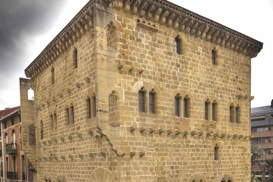 Torre Luzea Erakusgela
